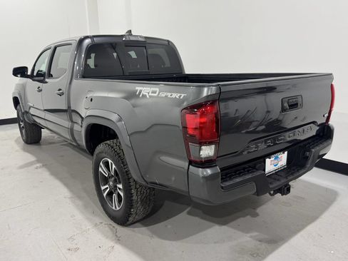 Used 2018 Toyota Tacoma TRD Sport RWD image 31