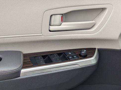 Used 2021 Toyota Sienna LE image 15