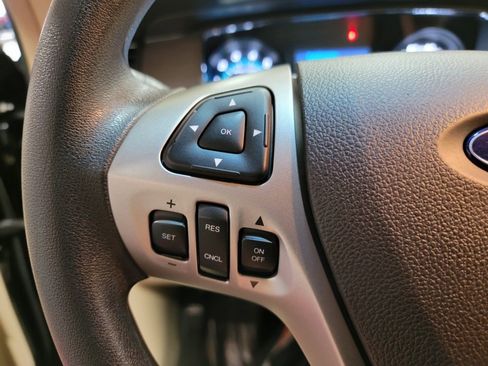 Used 2018 Ford Taurus SE image 27