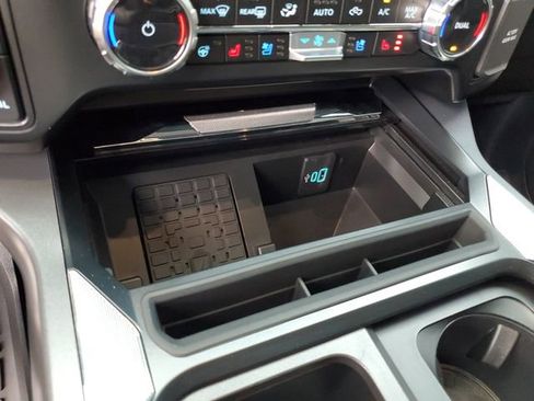 Used 2024 Ford F250 Lariat w/ Chrome Package image 23