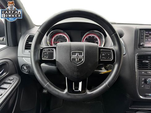 Used 2018 Dodge Grand Caravan SE FWD image 12