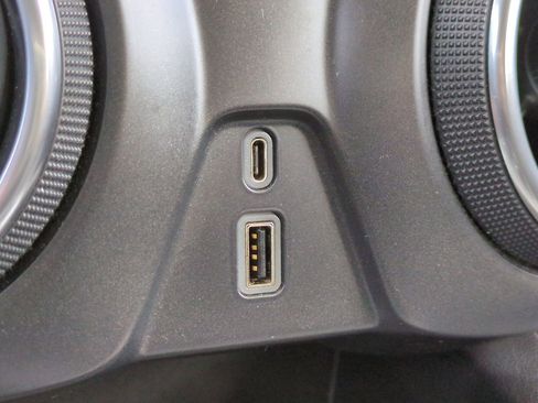 Used 2019 Chevrolet Blazer LT image 19