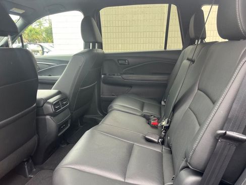 Used 2025 Honda Passport EX-L image 12