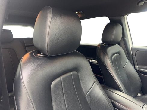 Used 2022 Mercedes-Benz GLB 250 w/ Premium Package Lite image 43