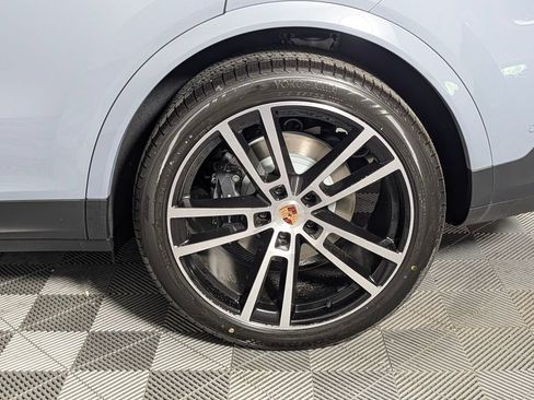 New 2026 Porsche Cayenne Coupe AWD/4WD image 11