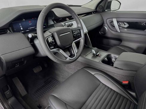 Used 2024 Land Rover Discovery Sport S image 9