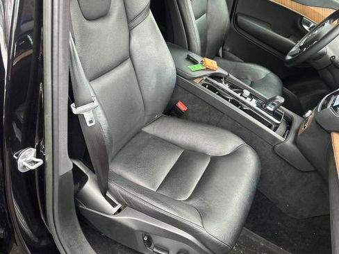 Used 2023 Volvo XC90 B6 Plus w/ Protection Package image 10