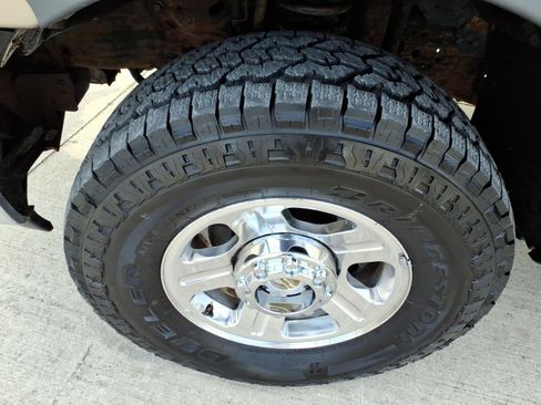 Used 2005 Ford F350 XLT AWD/4WD image 5