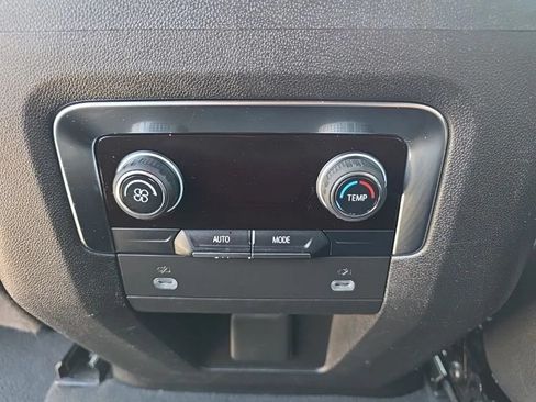 Used 2024 Chevrolet Suburban LT AWD/4WD image 16