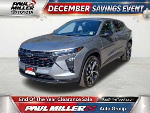 Used 2024 Chevrolet Trax RS image 1