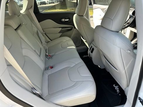 Used 2021 Jeep Cherokee Limited FWD image 15