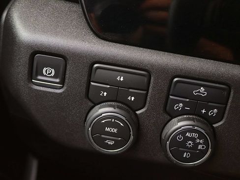 Used 2026 Chevrolet Silverado 2500 LT AWD/4WD image 28