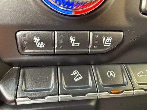 Used 2021 GMC Sierra 1500 AT4 AWD/4WD image 14