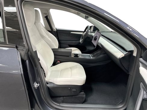 Certified 2023 Tesla Model Y Long Range AWD/4WD image 13