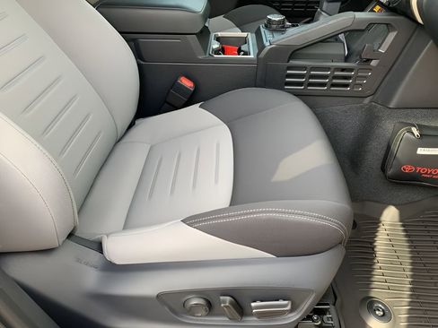 Used 2024 Toyota Tacoma TRD Off-Road image 16