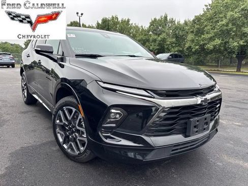 Used 2025 Chevrolet Blazer RS FWD image 1