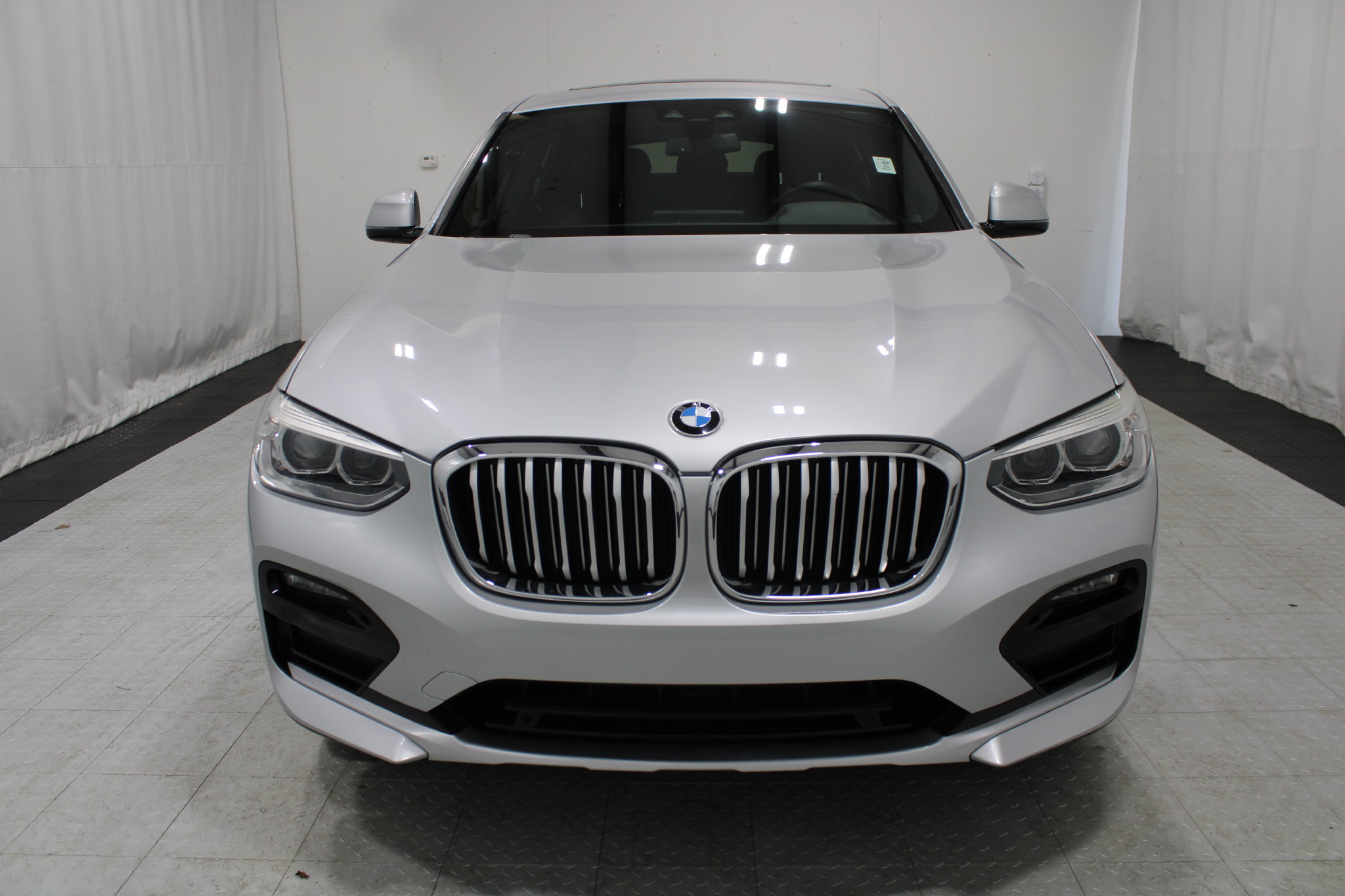 Used 2020 BMW X4 xDrive30i w/ Convenience Package AWD/4WD image 3