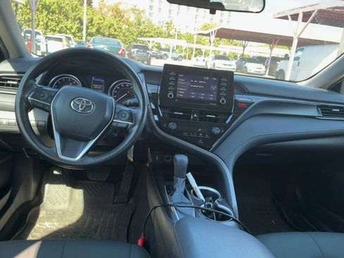 Used 2022 Toyota Camry LE image 11