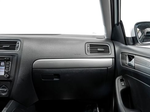 Used 2015 Volkswagen Jetta SE image 16