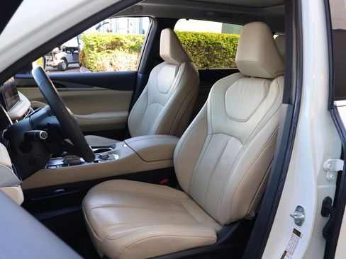 Certified 2023 INFINITI QX60 Luxe w/ Cargo Package image 2