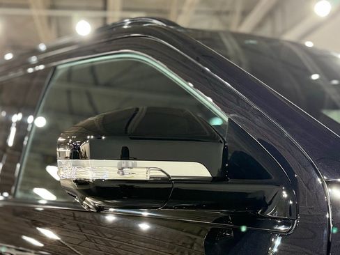 New 2026 Lincoln Navigator Reserve w/ Jet Appearance Package AWD/4WD image 9