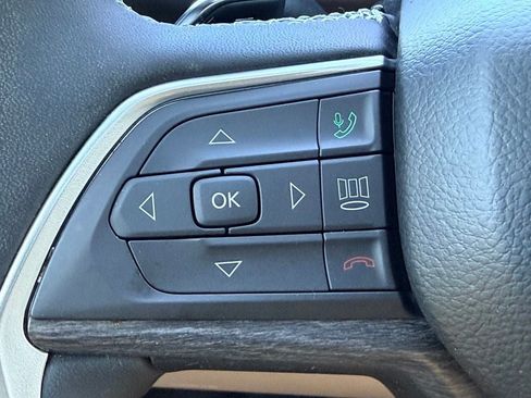 Used 2023 Jeep Grand Cherokee L Limited RWD image 28