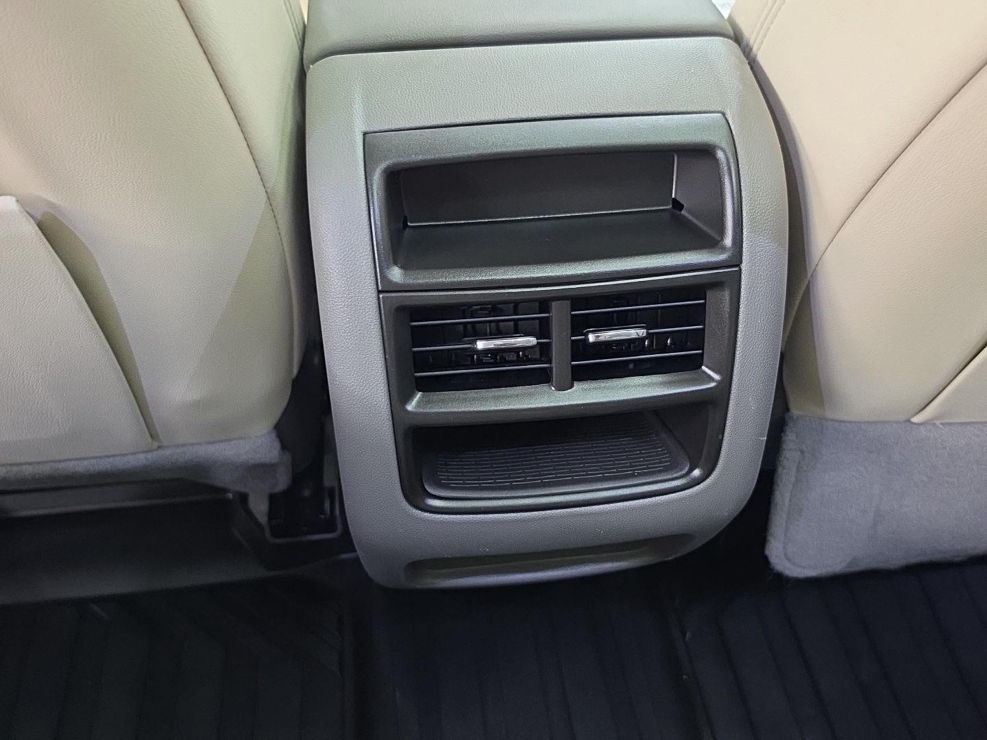 Used 2023 Cadillac XT5 Premium Luxury AWD/4WD image 16