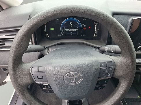 Used 2025 Toyota Camry LE FWD image 16