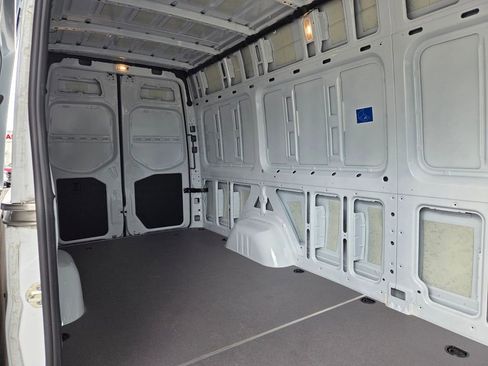Used 2025 Mercedes-Benz Sprinter 2500 image 15
