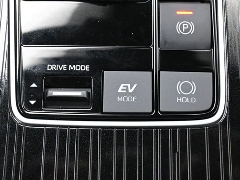 Certified 2026 Toyota Sienna XSE image 28