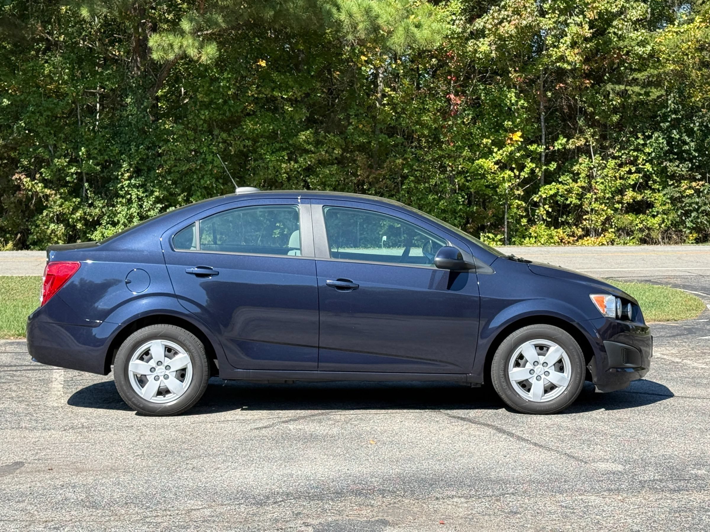 Used 2016 Chevrolet Sonic LS FWD image 3