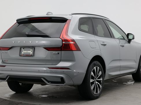 Used 2024 Volvo XC60 B5 Plus AWD/4WD image 7