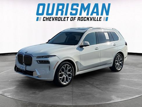 Used 2024 BMW X7 xDrive40i w/ Parking Assistance Package AWD/4WD image 2