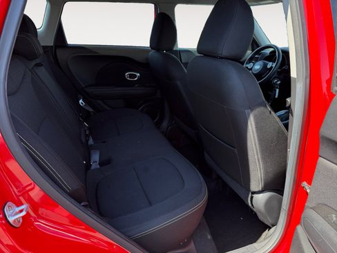 Used 2015 Kia Soul + FWD image 18