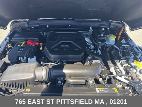 Used 2024 Jeep Wrangler Unlimited AWD/4WD image 30