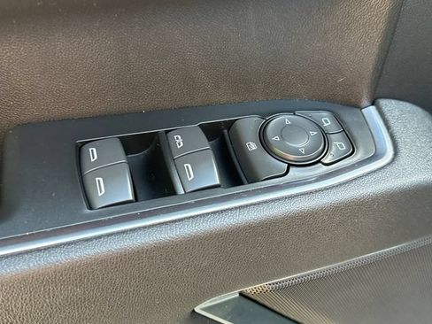 Used 2025 GMC Sierra 1500 SLE w/ Preferred Package AWD/4WD image 22