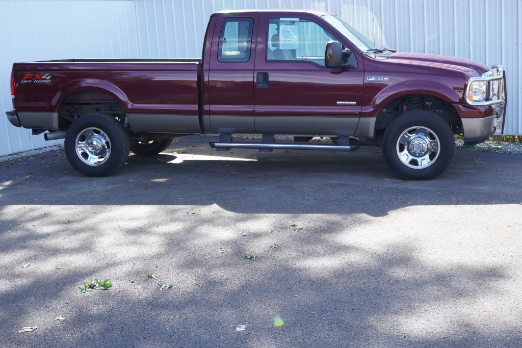 Used 2005 Ford F350 XLT AWD/4WD image 2