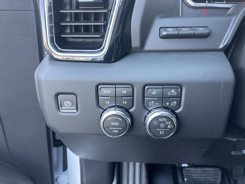 New 2026 GMC Sierra 2500 Denali w/ Denali Reserve Package AWD/4WD image 18