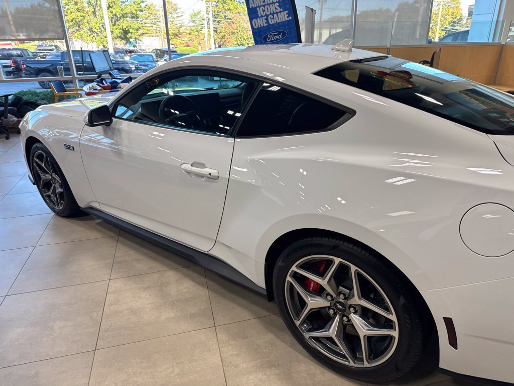 New 2026 Ford Mustang GT Premium w/ GT Performance Package RWD image 4