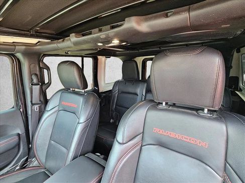 Used 2022 Jeep Wrangler Unlimited Rubicon w/ Cold Weather Group AWD/4WD image 9