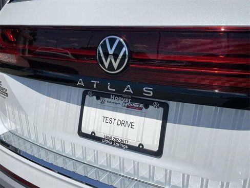 New 2026 Volkswagen Atlas Peak Edition AWD/4WD image 16