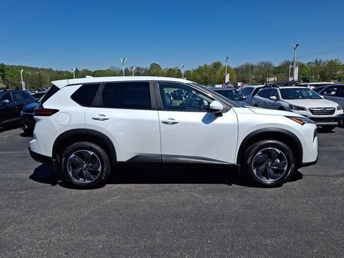 Used 2025 Nissan Rogue SV FWD image 9