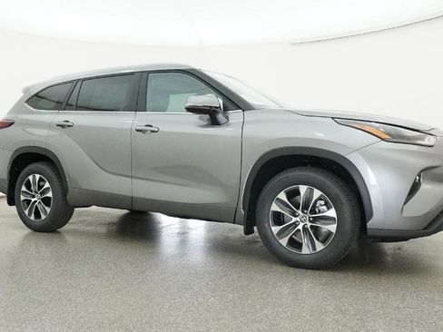 New 2026 Toyota Highlander XLE AWD/4WD image 30