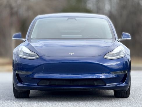 Used 2020 Tesla Model 3 Standard Range Plus image 2