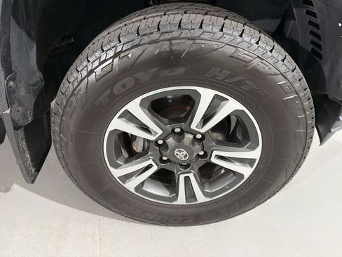 Used 2019 Toyota Tacoma TRD Sport AWD/4WD image 14