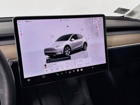 Used 2023 Tesla Model Y Long Range AWD/4WD image 13