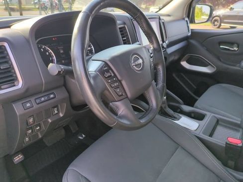 Used 2022 Nissan Frontier SV AWD/4WD image 15