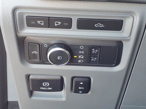 Used 2022 Ford F150 Lariat w/ Max Trailer Tow Package image 23