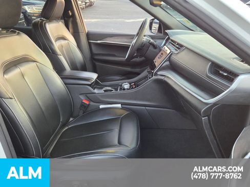 Used 2024 Jeep Grand Cherokee Limited AWD/4WD image 17