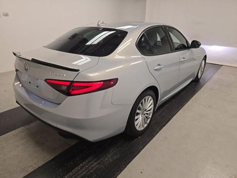 Used 2022 Alfa Romeo Giulia Sprint RWD image 2